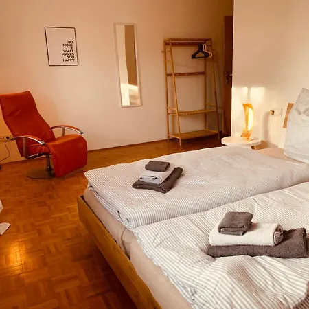 Semesterbostad Adlerhorst - Grosses Haus Fuer Gruppen Bis 11 Personen, Terrasse, Parkplatz Thyrnau